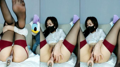 [동양야동] 가죽 스커트 일품 힙!섹시 나시 블랙!소파에 무릎을 꿇고 일어나 포격으로 소굴에 오줌을 튀기고, 달걀을 던져 국화를 쑤셔넣고, 큰 검은 소를 쑤셔 넣습니다. [쇼츠야동,섹트야동,국산야동,혼딸야동]