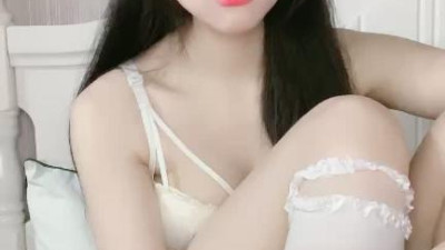 [동양야동] 재능 미녀 양양야, 얼굴을 내밀면 나는 유련의 멋진 쇼를 본다 생방송, 흰 실크 정취 각종 소란스러운 늑대 친구, 핑크빛 소굴 클로즈업, 젖 비비기, 샤워하기, 화려한 춤 자극. [쇼츠야동,섹트야동,국산야동,혼딸야동]
