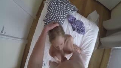 [서양야동] As soon as my girlfriend wakes up~ I get fucked [쇼츠야동,섹트야동,국산야동,혼딸야동]
